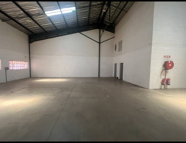 237M² WAREHOUSE TO LET IN KYA SANDS